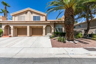 2840 Cool Water Dr in Henderson, NV - Building Photo - Building Photo