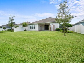 483 Grand Landings Pkwy in Palm Coast, FL - Building Photo - Building Photo