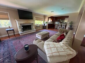 5327 Valley Ridge Ave in View Park, CA - Building Photo - Building Photo