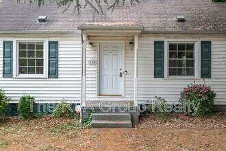 819 Boroughbridge Rd in Richmond, VA - Building Photo - Building Photo
