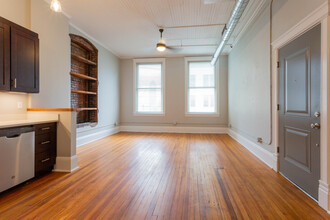 205 E Jefferson in Syracuse, NY - Building Photo - Interior Photo