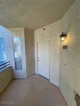7147 S Durango Dr in Las Vegas, NV - Building Photo - Building Photo