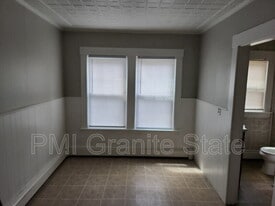 7 Paige Ave in Nashua, NH - Building Photo