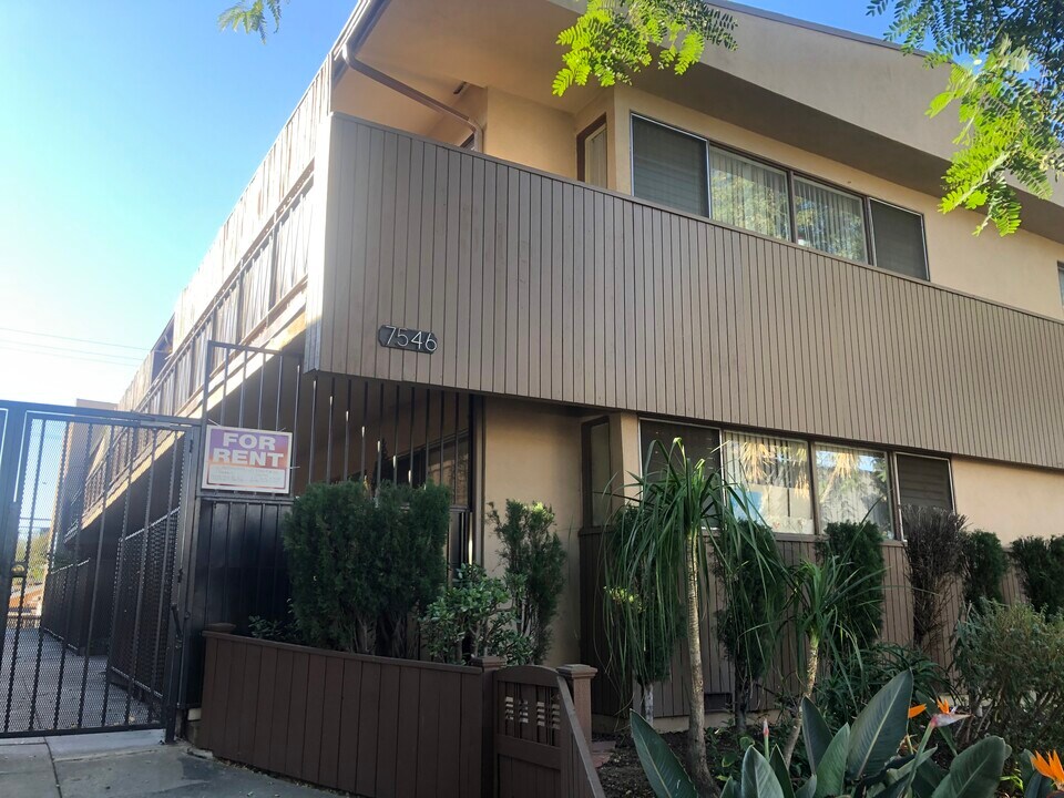 7546 Norton Ave in West Hollywood, CA - Building Photo