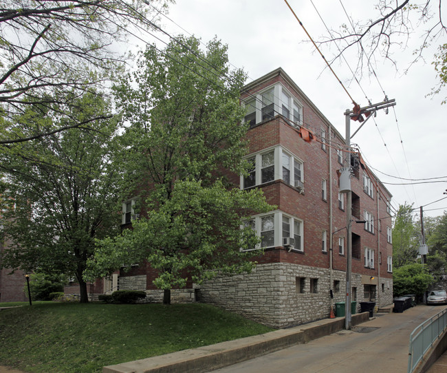 Forest Court Apartments in Clayton, MO - Foto de edificio - Building Photo