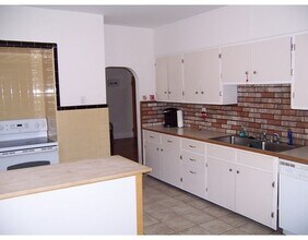 474 Main St-Unit -2 in Medford, MA - Building Photo - Building Photo