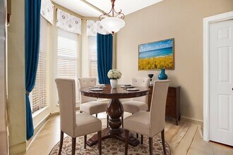 409 Livingstone Ln in League City, TX - Foto de edificio - Building Photo