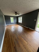 100 Hogan St in Cave City, KY - Building Photo - Building Photo