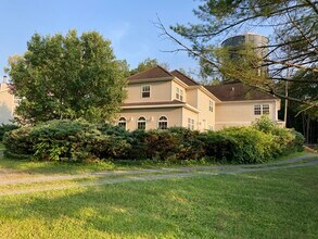 3 Sanctuary Dr in Ithaca, NY - Foto de edificio - Building Photo