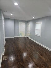 1214 W 98th St in Chicago, IL - Building Photo - Building Photo
