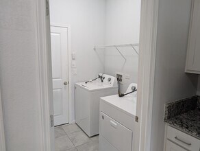 1456 Autumn Pines Drive in Orange Park, FL - Building Photo - Building Photo