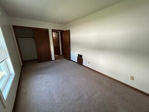 519 S Dodge St in Iowa City, IA - Foto de edificio - Building Photo