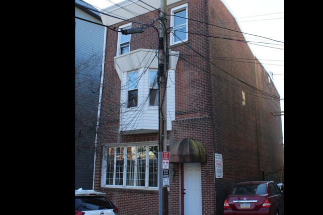 5118 Rochelle Ave in Philadelphia, PA - Building Photo - Building Photo