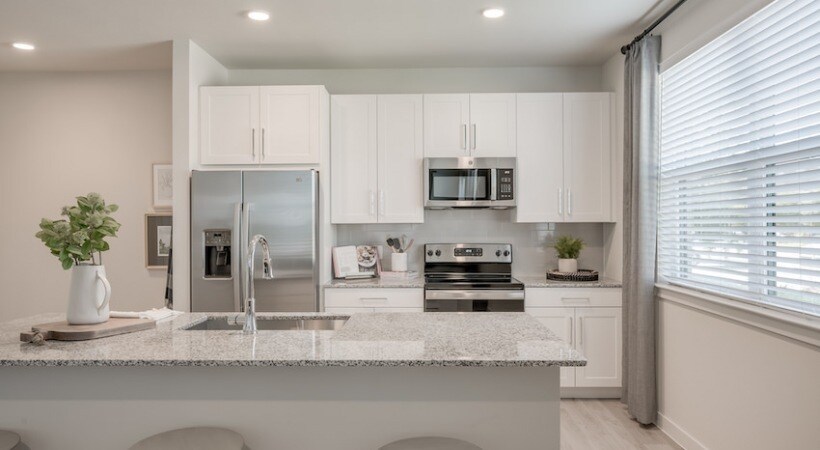 100 Hogan St in Houston, TX - Building Photo
