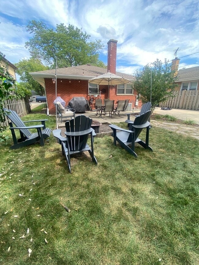 9220 Oak Park Ave in Morton Grove, IL - Building Photo - Building Photo