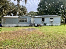 17028 FL-674 in Lithia, FL - Building Photo