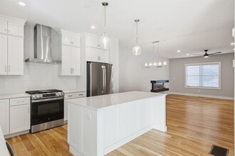 7 Elise Ave in Londonderry, NH - Building Photo - Building Photo