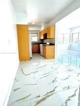 7629 Dickens Ave-Unit -5 in Miami Beach, FL - Foto de edificio - Building Photo