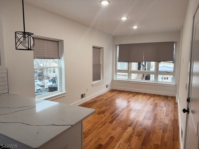 101 S 8th St in Newark, NJ - Building Photo - Building Photo