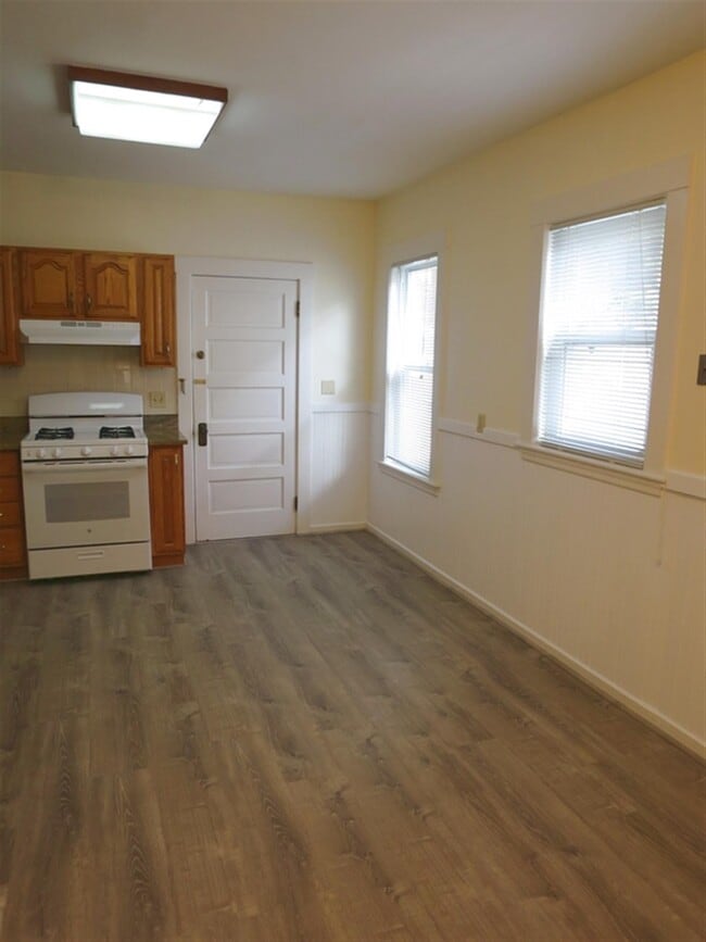 5 Freeman St, Unit 1 in Arlington, MA - Foto de edificio - Building Photo