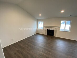 5882 W Lujack Wy in Rathdrum, ID - Building Photo - Building Photo