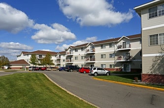 Grand Gateway in St. Cloud, MN - Foto de edificio - Building Photo
