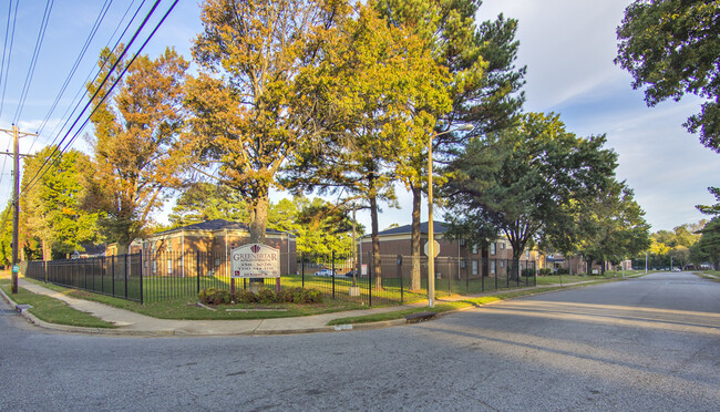 Greenbriar Apartments in Memphis, TN - Building Photo - Building Photo