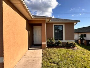 148 SW 47th Terrace in Cape Coral, FL - Building Photo - Building Photo