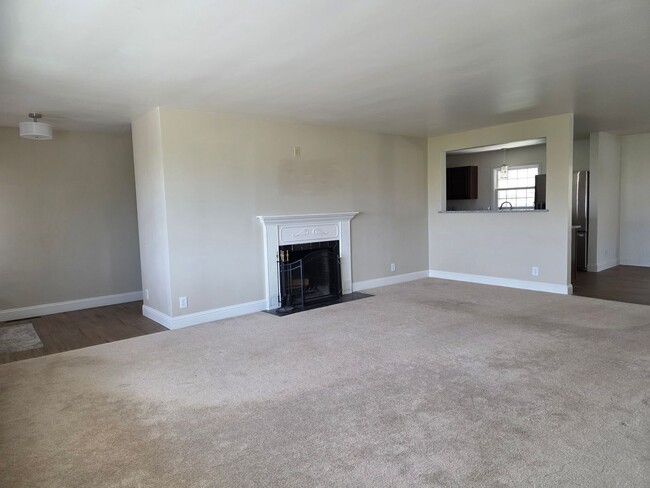 3510 W Plumb Ln in Reno, NV - Building Photo - Building Photo