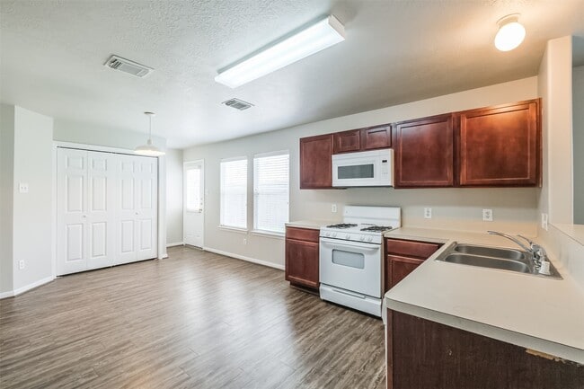 property at 19607 Tully Meadows Ct