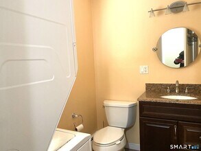 31 Locust Cir in Rocky Hill, CT - Foto de edificio - Building Photo