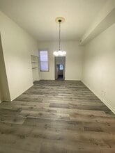 2320 E Carson St, Unit 2 in Pittsburgh, PA - Foto de edificio - Building Photo