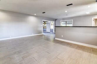 1456 Jasmine Way in Clearwater, FL - Building Photo - Building Photo