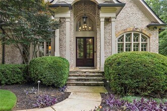 6285 Aberdeen Dr NE in Sandy Springs, GA - Building Photo - Building Photo