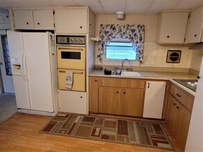 1300 Seahorse Ln in Englewood, FL - Building Photo - Building Photo