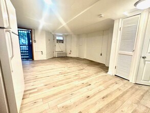 2009 Flagler Pl NW, Unit B in Washington, DC - Foto de edificio - Building Photo