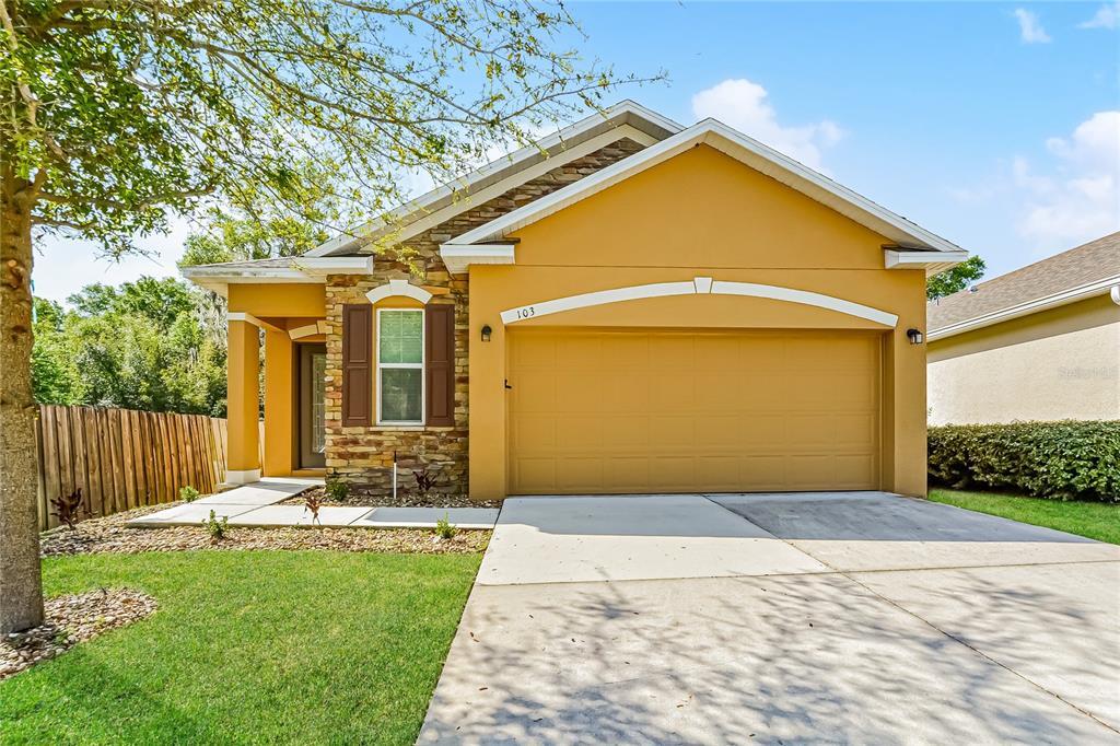 103 Hurst Ct in DeLand, FL - Building Photo