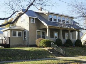 1303 Brick St in Burlington, IA - Building Photo - Building Photo