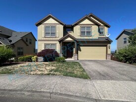 1455 NE Cooper Ln in Estacada, OR - Building Photo