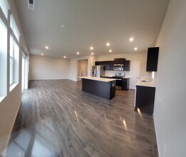 1152 SW Pendleton Way in Port Orchard, WA - Building Photo - Building Photo