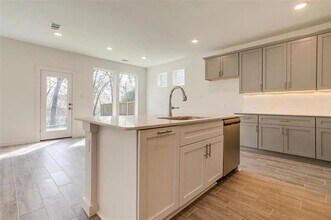 4524 Hogan's Alley Dr in Arlington, TX - Building Photo - Building Photo