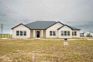 2610 Palmyra Rd in Ferris, TX - Building Photo