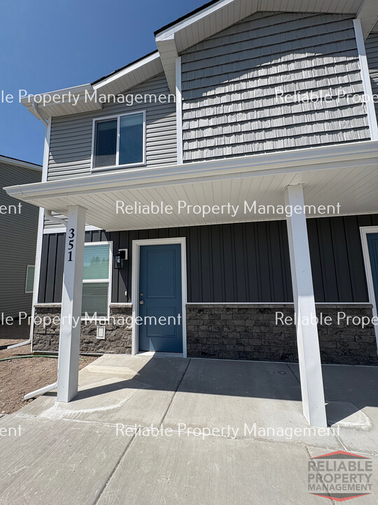 351 Jeremy Ln in Blackfoot, ID - Building Photo