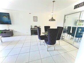 5800 NE 22nd Way in Fort Lauderdale, FL - Building Photo - Building Photo