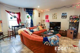 66 Quint Ave in Boston, MA - Building Photo - Building Photo