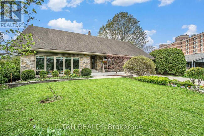 property at 2302 Fox Crescent