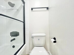 11173 Charnock Rd in Los Angeles, CA - Building Photo - Building Photo