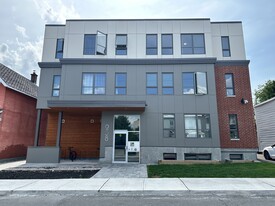 258 Carruthers Av Apartments