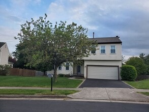14409 Coachway Dr in Centreville, VA - Building Photo - Building Photo