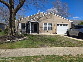 51 Nautilus Dr in Brick, NJ - Building Photo